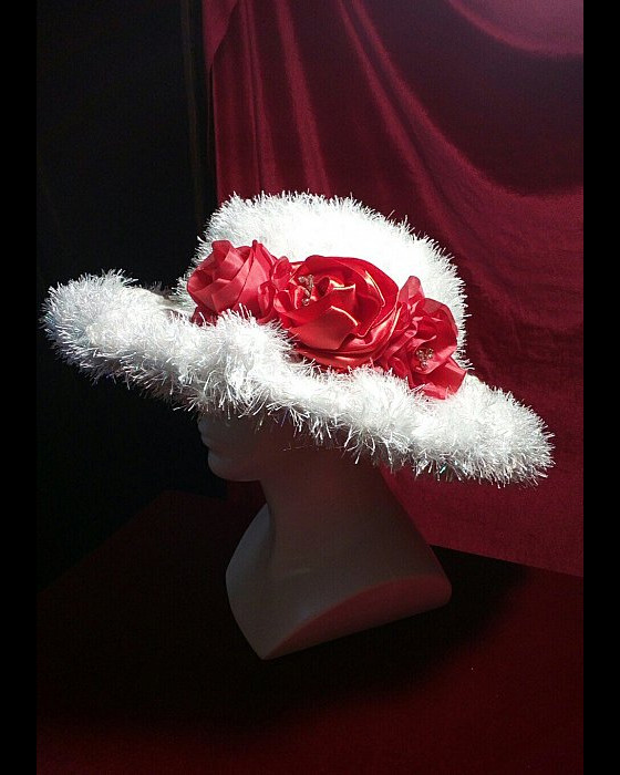 Картина  Дизайн-шляпа с искусственными цветами