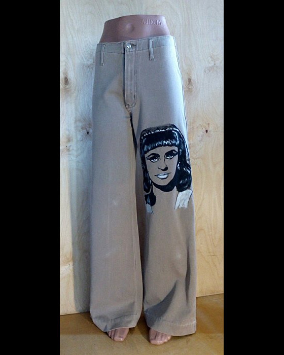 Картина акрилом Женские брюки с акриловым  рисунком "Клеопатра"